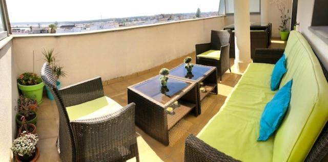 Gatu Premium Atico Parra, Parking, Piscina Comun, Terraza, Wifi , " Preferente Mayores De 25 Anos Y Familias " El Puerto de Santa María Buitenkant foto